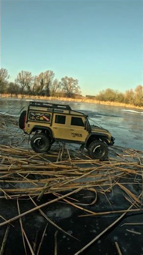 RC Crawler vs Ice & Reeds ❄️ | Real Scale Winter Offroad