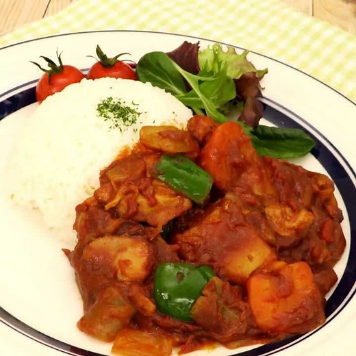 トマト缶とカレールーで簡単！無水トマトカレーの作り方 | デリッシュキッチン