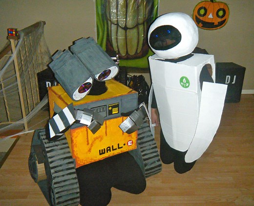 Coolest Homemade Wall E & Eve Costumes