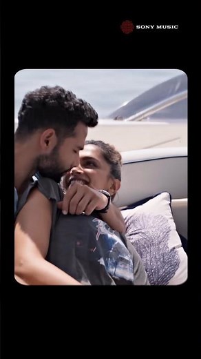 POV: You’re falling… slowly… deeply 💙 #sidhantchaturvedi #deepikapadukone #lothika