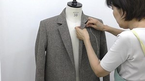 Attaching a jacket collar is not as difficult as you think. Useful tips and tricks