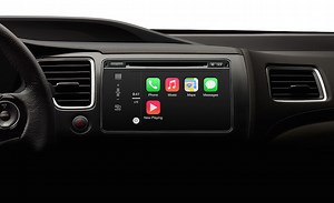 CarPlay vs Android Auto, un video confronto sulla stessa auto