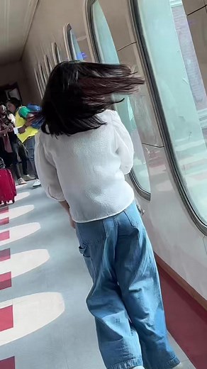 Stylish Train Outfit Inspiration for Everyday Travel