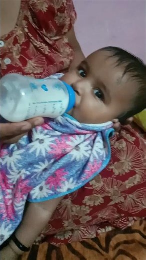 Drinking milk 🧿😆 #shortsfeed #cutebaby #drinkingmilk #formula1 #motherdaughter #motherhood ##shorts