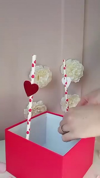 The Queen of crafts is back with this adorable Valentine's Day DIY! ❤️ To recreate this, you will need: Gift box - £1 Heart balloons - £1 for 8 Teddy bear - £1 Tubes of jelly beans - £1 each Any paper straws Let us know if you're going to give this a go! 📹 @craftingwithcatherine | Poundland