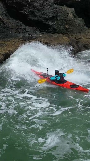 Blow holes - A rock gardening staple 🙌 🌊 #seakayaking #seakayakingadventures