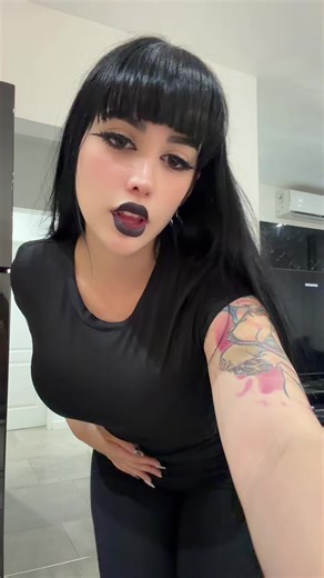 Videos de demonmika (@demonmiika) con “sonido original - Turín”