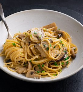 Creamy Miso Mushroom Spaghetti...BIG on flavour, so much creaminess and yet no cream! 😱 | Quick and Easy Cooking with Marion