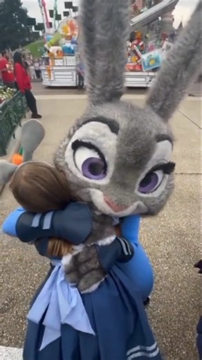 Judy's sweet hug at disneyland #zootopia2 #disney #disneyland
