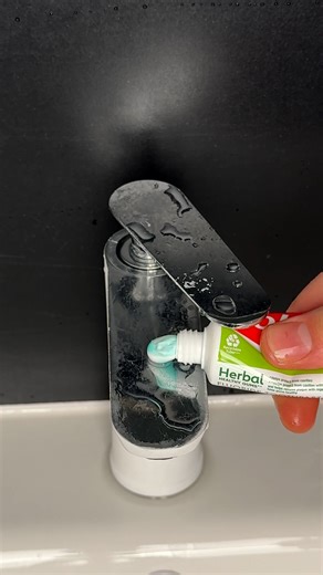 Quick bathroom cleaning hacks 🧼 | Beamish DIY