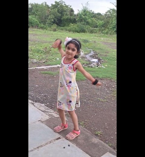 Watch Prakruti Crush this Energetic Sami Dance | Prakruti Dances to Upbeat Sami Song