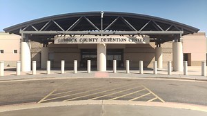 Lubbock jailer arrested, accused of attempting to smuggle fentanyl to inmates