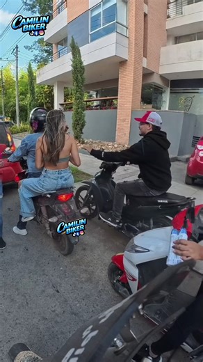 camilo fernandez on Instagram: "casi la ponen a estrenar celular jajjajaj"