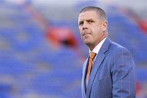 Billy Napier expresses intention to remain offensive play-caller for Gators