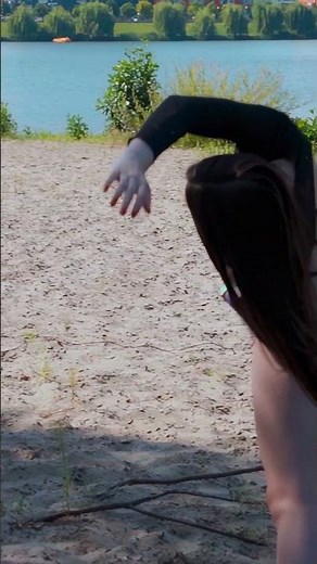 FLEXIBILITY TRAINING ON THE BEACH | BEGINNER-FRIENDLY ROUTINE