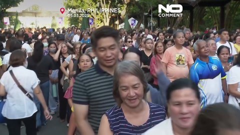 Filipino Catholics observe Ash Wednesday with tradition of ash cross