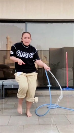 sabayan mo ng sayaw ang trabaho mo🌈cute ng face reaction nila🤣watch mo hanggang dulo🤣#funny #shorts