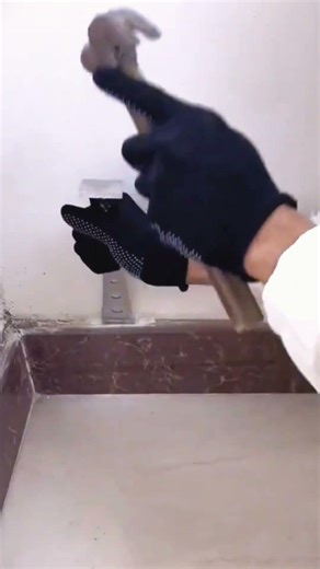 The process of testing iron tools to repair an object #shorts