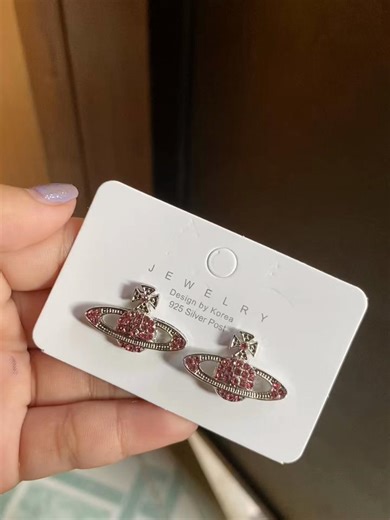Stylish Swag Earrings for All Occasion
