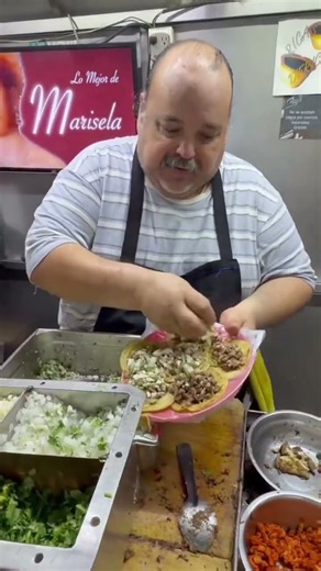 ​sabrosura callejera, Tacos de suadero y cabeza con su cebollita, cilantro y salsa bien picosita 🌮🔥
