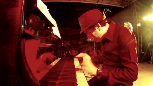 意大利班多钮手风琴演奏家Fabio Furia演奏的皮亚佐拉作品集