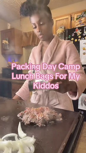 Day Camp Lunch Bags 🏕️#daycamp #summervibes #camplunch #lunchbox #lunchideas #packinglunch #reels #philly #facebookreel #reels #facebookreelsviral #reelsviralfb#phillycheesesteak #choppedsteak | Clementine Bussey