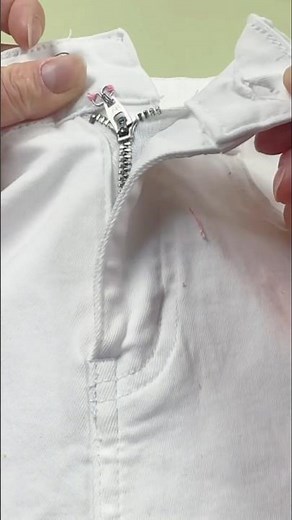 Tried of your zipper falling down? Here's why! #zippers #sewingtips #diyideas #jeanshacks#diycraft