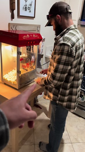Enjoy Movie Theater Popcorn at Home with Vevo Machine