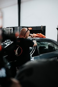 109K views · 1.1K reactions | Installing without creasing is a big hurdle to new installers, but not impossible. Brent shows us at the Geoshield Academy a super easy way to crush installs without compromise  | Geoshield Window Films USA | Facebook