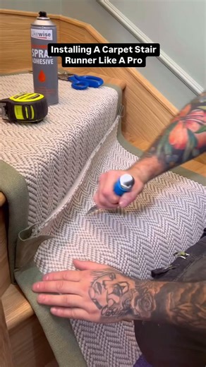 How To Install Carpet Runner Like A Pro #howto #how #homeimprovement #doityourself #diy #reels #build #asmr #asmrsounds #carpet #stairs #flooring | Winni Scott