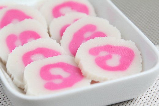 Te decimos qué es y cómo puedes preparar el "naruto" del ramen