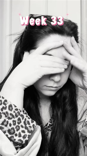 33 weeks and the nesting is fighting the Braxton Hicks. 🏳️ I have a list a mile long but my body says 'stay in bed.' Anyone else at this stage right now? Tell me I’m not the only one staring at a half-packed hospital bag... 😴👇 #hospitalbag #HG #mamma #pregnancylife #pregnancylife