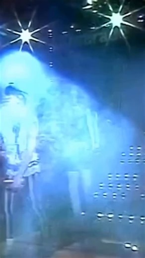 @newwavesocialclub on Instagram: "Nena “99 Luftballons”. From their 1983 self-titled album. An English-language version titled “99 Red Balloons”, with lyrics by Kevin McAlea, was also released on the album 99 Luftballons in 1984 after widespread success of the original in Europe and Japan. The English version is not a direct translation of the German original and contains lyrics with a somewhat different meaning. #nena #99luftballons #newwave"