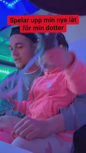 Spelar upp min nästa låt för min dotter för att se om hon godkänner den! Break Through The Ceiling🎶 | Liamoo