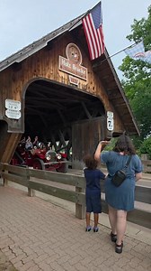 25th Annual Antique Fire Muster in Frankenmuth, Michigan with 🚒 A fun 2-day event with free admission, parade, Flea market and more! Check out Go Great Lakes Bay for more fun local events like this! #gogreatlakesbay #frankenmuth #frankenmuthmichigan #firetruck #antique | Cassondra Wanders