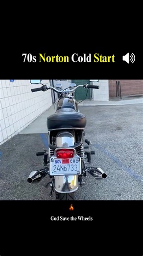 70s Norton Cold Start! 🔊⚡ 𝟭𝟵𝟳𝟯 𝗡𝗼𝗿𝘁𝗼𝗻 𝟳𝟱𝟬 𝗖𝗼𝗺𝗺𝗮𝗻𝗱𝗼 🖤 #nortonmotorcycles #nortoncommando #fblifestyle #classicbike #classicmotorcycle #worldwideclassicbikes | Worldwide Classic Bikes