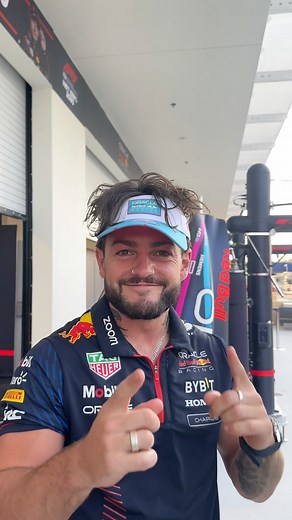 590K views · 1.5K reactions | Get kitted!! You get a bucket hat, you get a visor, you get a bucket hat, you get a visor 卵亂 Get your Miami drip via @redbullshop @neweracap @neweraeurope (link in bio) before we run out! #MiamiGP #Hat #NewEra | Oracle Red Bull Racing | Facebook