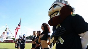 Bucs Salute Military At Camp