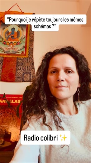 Mvie - La Voie du Sacré on Instagram: "✨Bienvenue sur Radio Colibri ✨ la petite onde où je te partage au fil de mes journées au cabinet et de mes inspirations, une pépite de sagesse, tout droit sortie de ma journée de guérison. Aujourd’hui, mes patients sont venus me parler de leurs schémas répétitifs et de toutes les angoisses, les peurs et les limitations qui vont avec ! Alors nous avons plongé ensemble dans le mystère de ces schémas ! ces boucles inconscientes qui reviennent jusqu’à ce qu’on