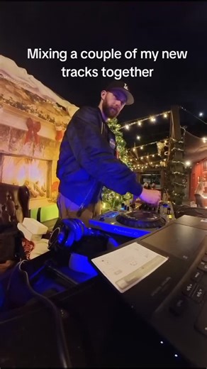 Zach Rowe | Been loving the EDM Tech House remixes lately. Bubble Butt out now and Robot Rock coming out this Friday. More on the way so follow to keep... | Instagram