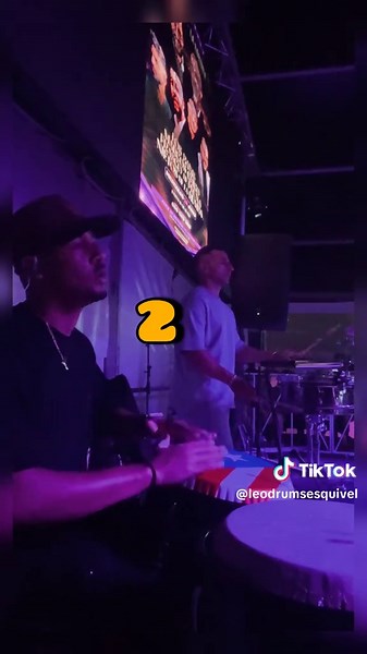 Variaciones del Guaguancó: Timbral y Piano en Vivo