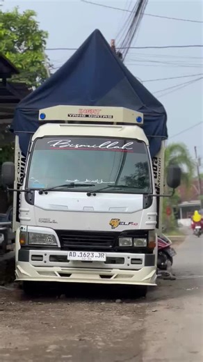 Isuzu ELF: Unique Features and Performance Review