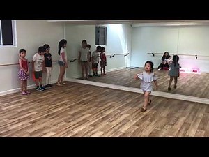 Kids Runway Modeling Walk 2 (Bk Fairy Dance School)