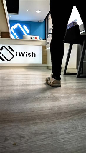 ⌚️ ¡Descubre el Apple Watch en acción con iWish! 🎬 Deporte 🏃‍♀️, salud ❤️, notificaciones 📲 y estilo 🔝… ¡todo en tu muñeca! Este no es solo un reloj, es el compañero que te acompaña todo el día. 🙌 🎥 Dale al play y alucina con todo lo que puede hacer. 🚚 Consíguelo ya en iWish, tu tienda tecnológica de confianza 💙 | Iwish
