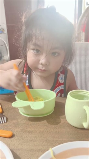 Norikee Hex Khaiden eating Noodles using Chopsticks