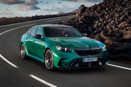 BMW M5 (2024). Photos, prix et fiche technique de la sportive hybride rechargeable