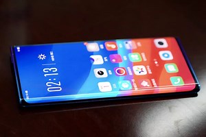 Oppo、画面が側面にまわりこんだ｢Waterfall｣ディスプレイをチラ見せ。もうちょっとで直角じゃん！