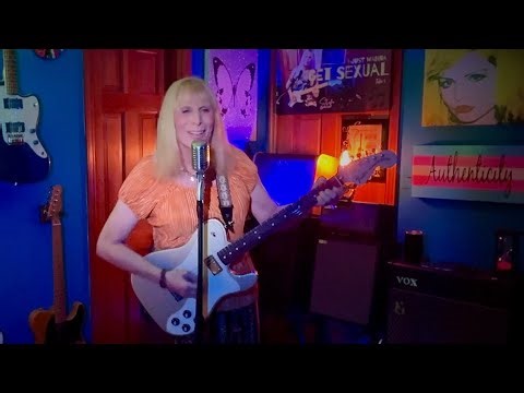 Stefi’s ‘BABY, I DON’T KNOW’ Debut Video