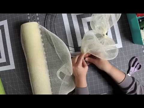 Basic Decomesh mesh wreath tutorial using Pouf and Ruffle technique for beginners