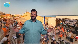 Comme le dit Laurent Ournac, l'Ambassadeur des Vacances Camping Paradis, Fiesta Boom Boom pour tout le monde !🌴💦☀💃 Rien de mieux pour avoir la pêche !😄 https://www.campings-paradis.com/ | Les Campings Paradis